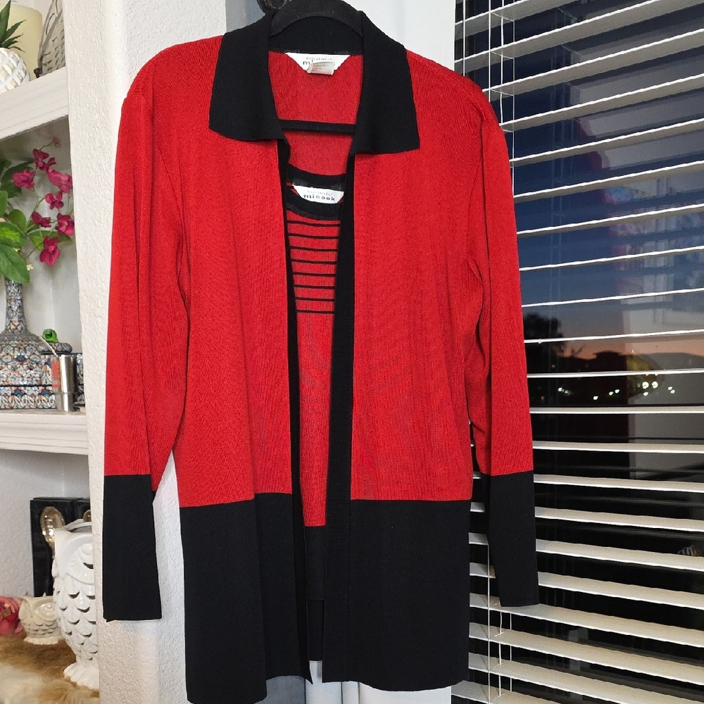 Misook Red and Black Open Cardigan With Collar And Striped Tank Medium